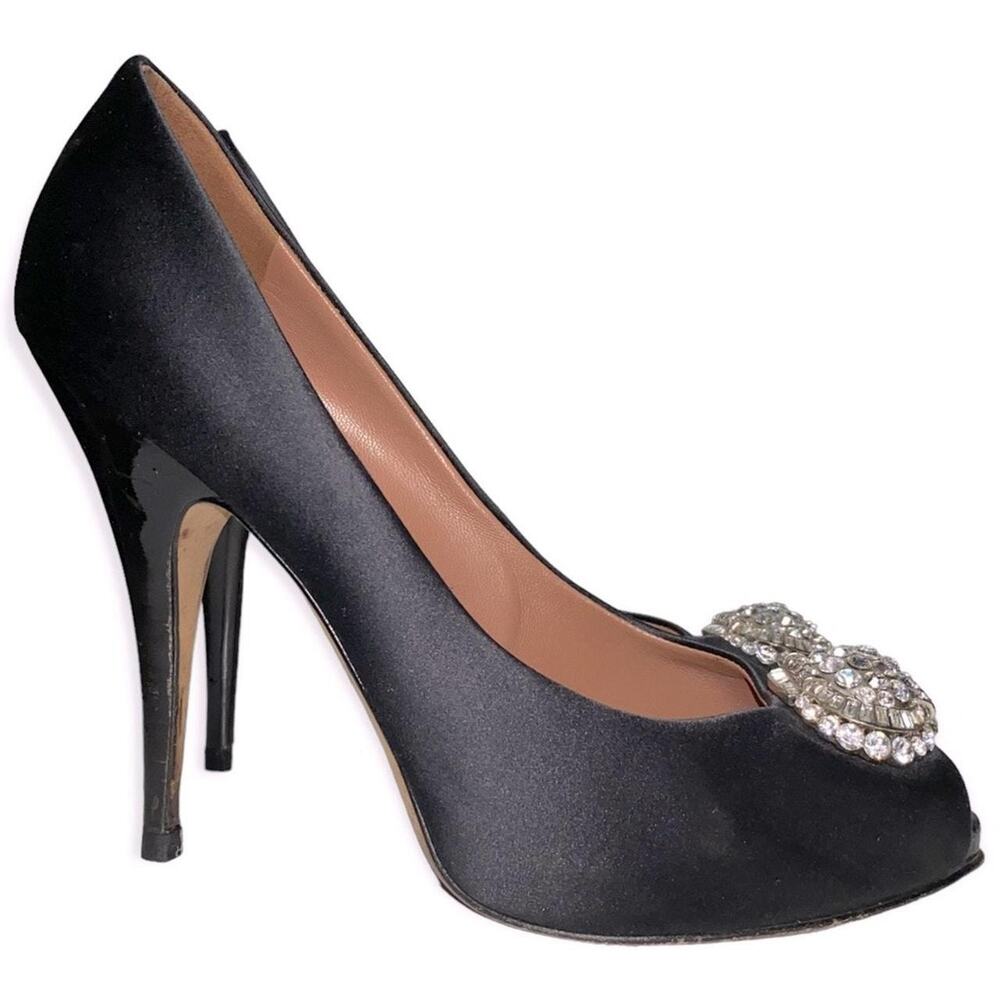GIUSEPPE ZANOTTI Satin Crystal Brooch 4" Pumps 37 Black Grosgrain Peep Toe Heels